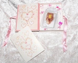 2 Gramm Gold Geschenkbarren Flipmotiv: Alles Gute Geburt für Mädchen in dekorierter Geschenkbox