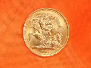 without capsule - depending on number of items in coin pocket or original tube